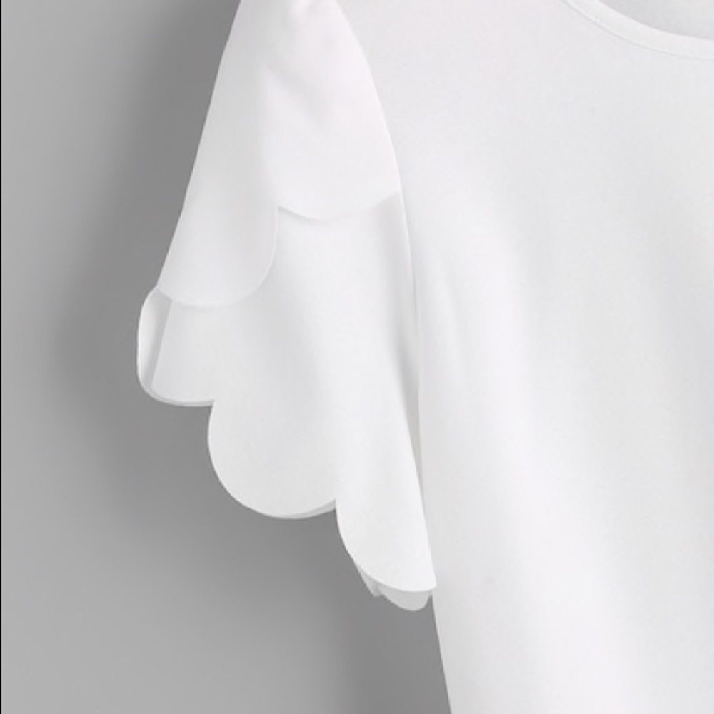 FIORELLA White Petal Sleeve Blouse - Picture 5 of 5